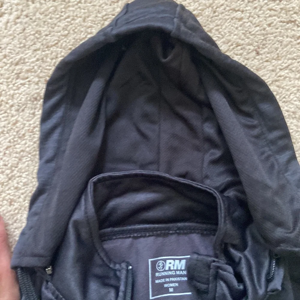 Black running jacket - Picture 3 of 5